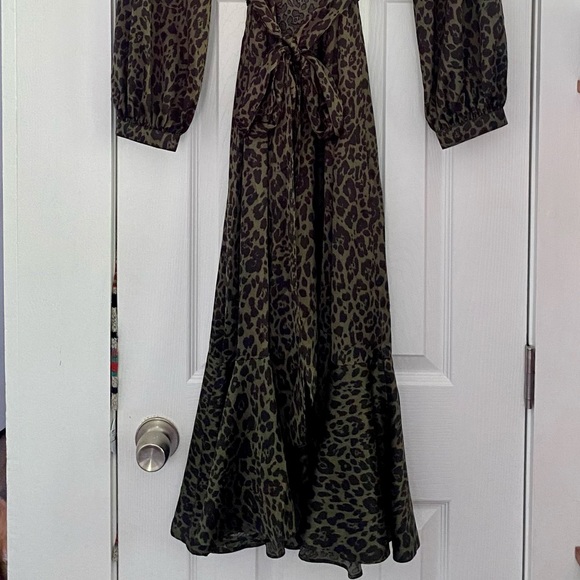NWT Satin Leopard Print Belted Wrap Kimono Dress - Picture 4 of 9